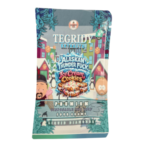 Tegridy Extracts 4g dual chamber disposable vape with Alaskan Thunder Fuck and Ice Cream Cookies flavours, sleek device with button preheat and inhale activation, featuring two separate 2g chambers for switching flavours.
